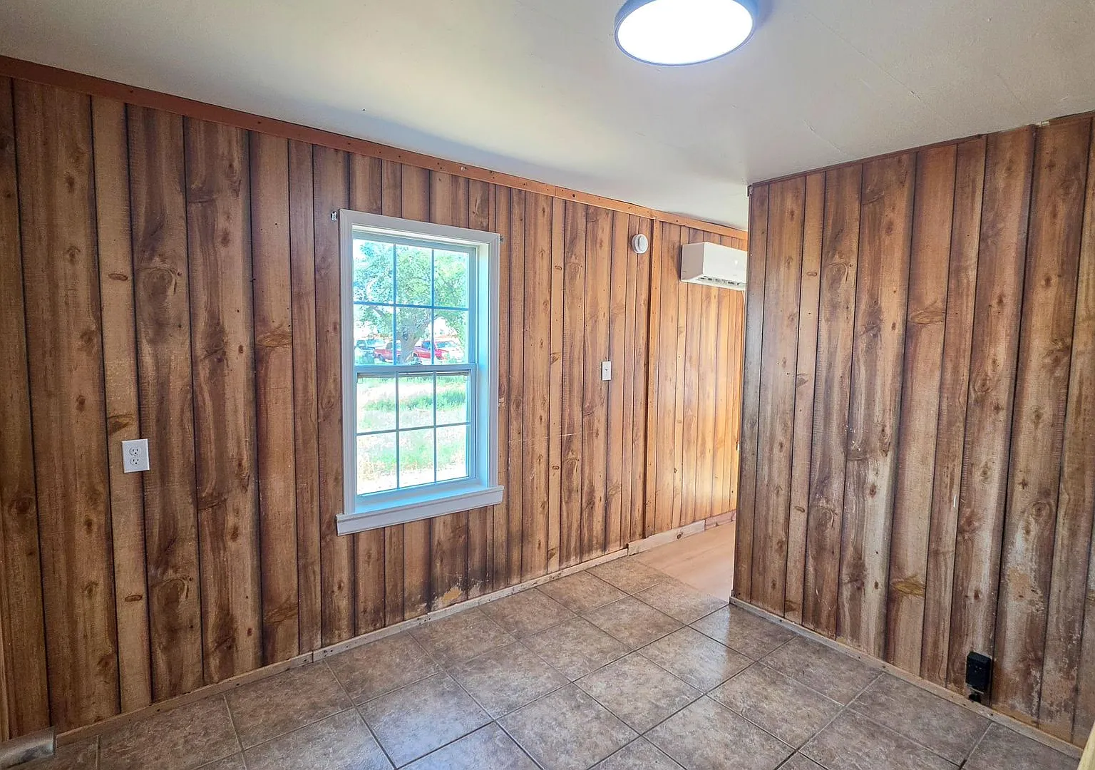 903 N Virginia 2 Bed / 1 Bath $900/month — Photo 4
