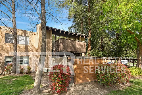 730 Woodside Ln E #11 Photo 1