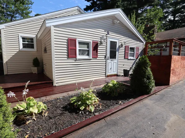 8 Maple Street, Kingston, NH 03848