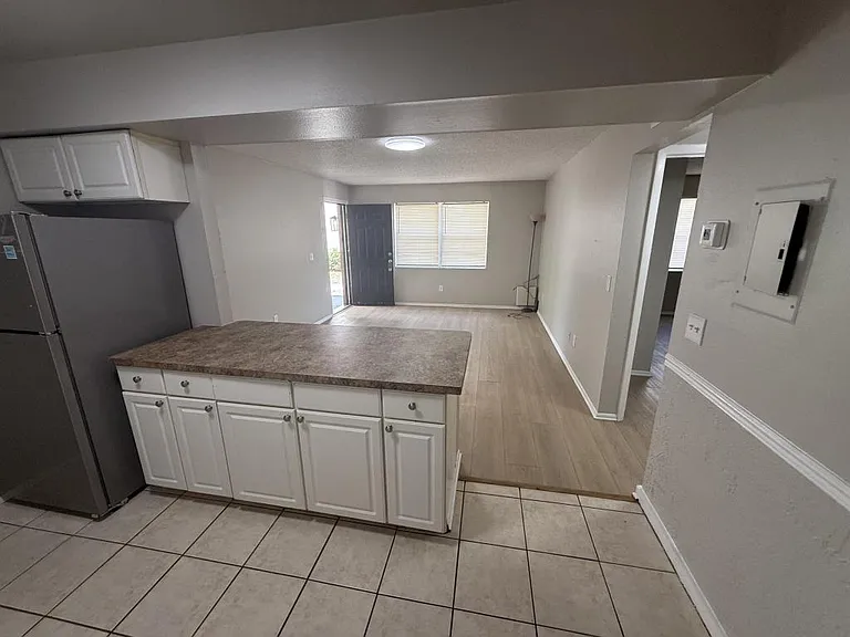 1411 E Mohawk Ave — Photo 3