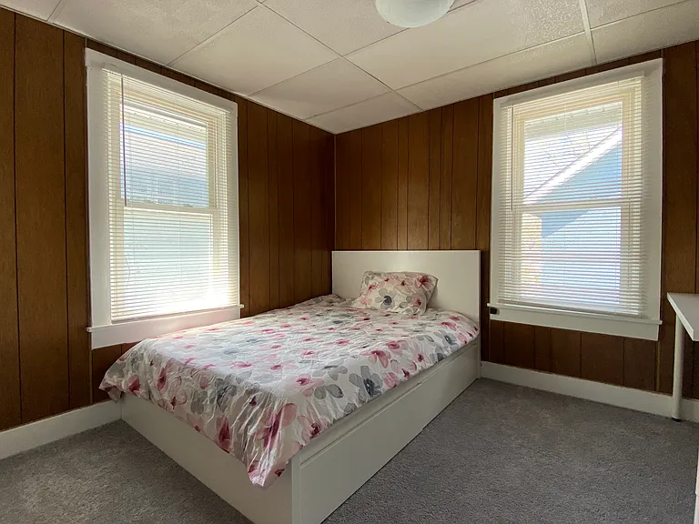 706 Linn St #2 — Photo 6