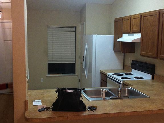 4th image of 346 Redwood Ln