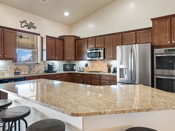 6787 E Big Spur Cir, Hereford, AZ 85615