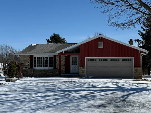 628 Oak St, Brownsville, WI 53006