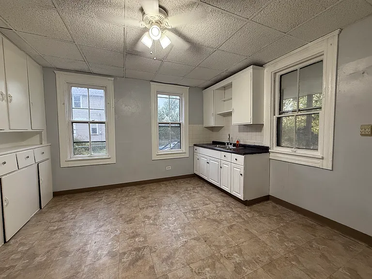 3851 Newark Ave — Photo 6
