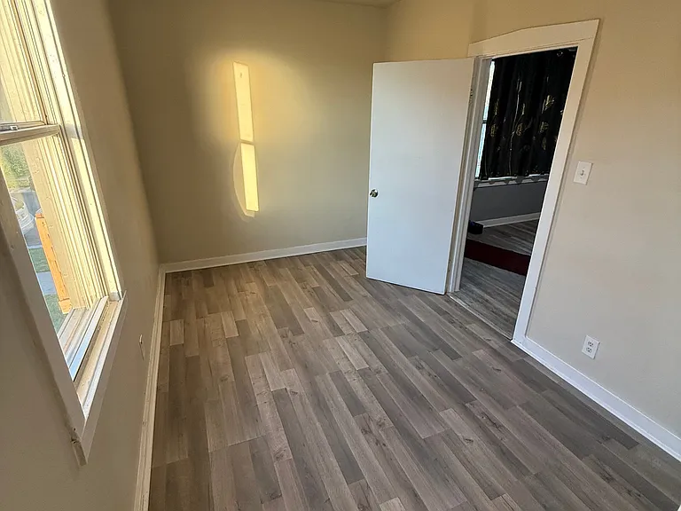 3906 Catalpa St #2 — Photo 1