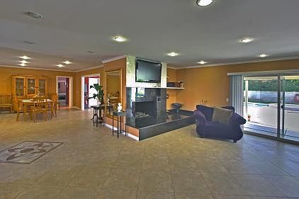 1st image of 405 N Burton Way