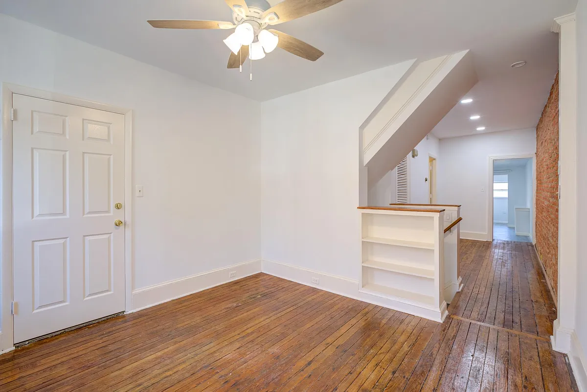 Building Photo - 3436 Sunnyside Ave #1