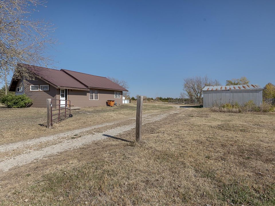 1008 N State St, Eureka, KS 67045 Zillow