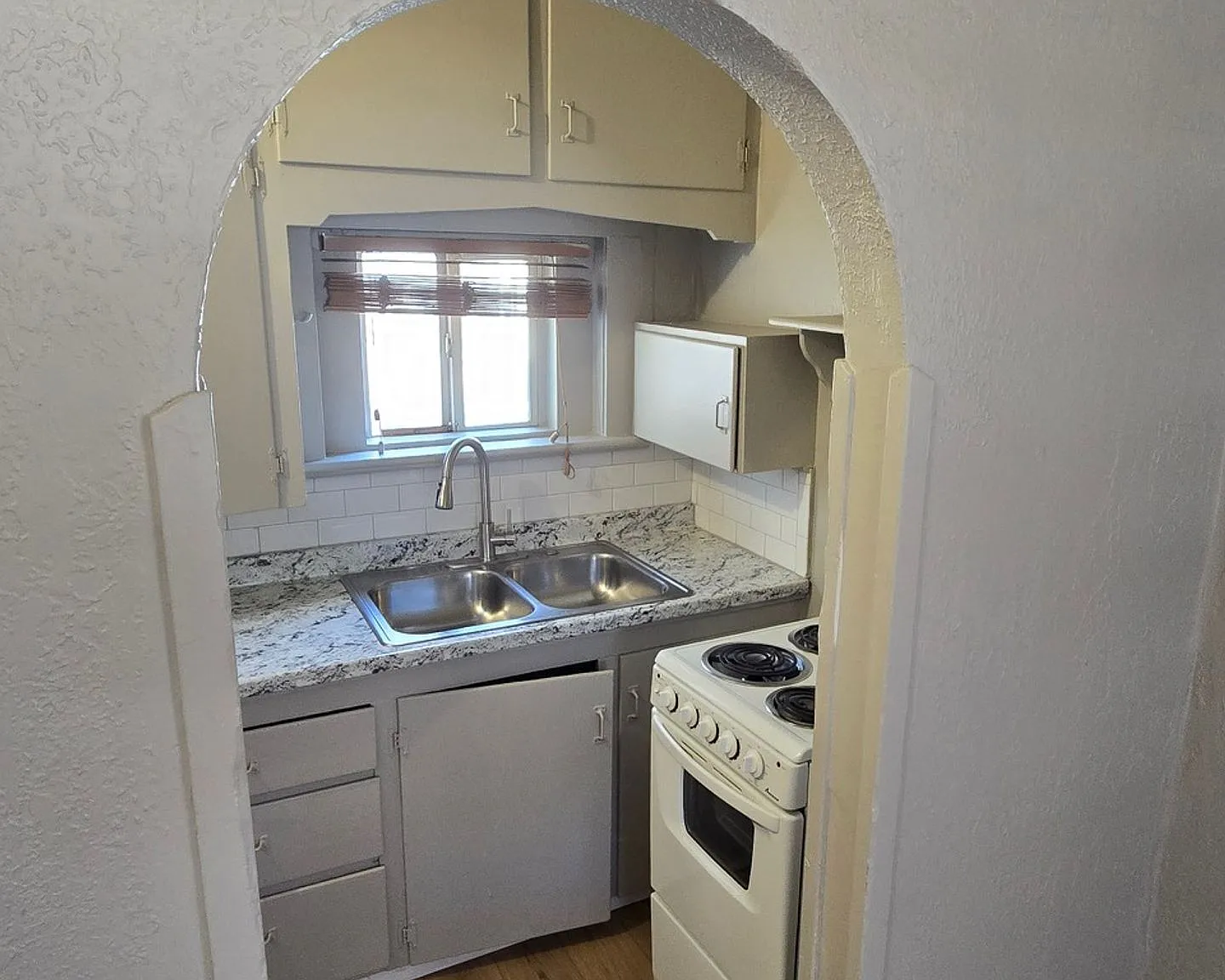 2671 Jefferson Ave. — Photo 1
