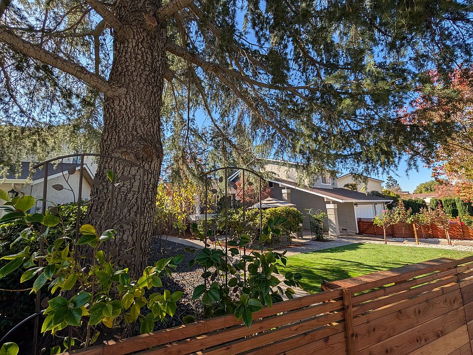 1st image of 3734 Deedham Dr