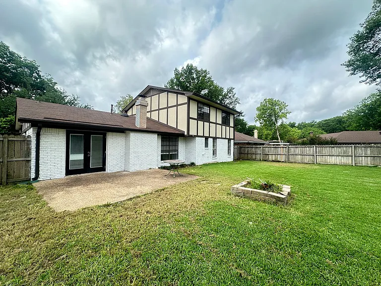 522 S Dresden Ct — Photo 23