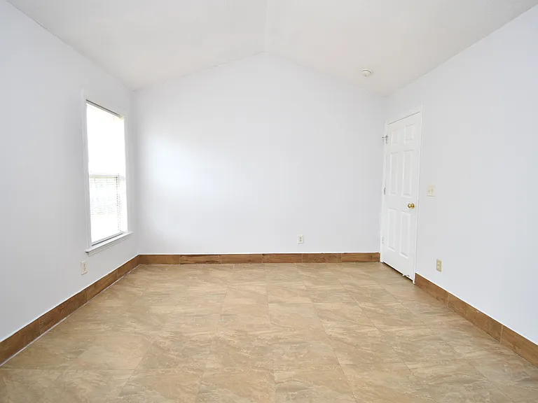205 Lasalle Way — Photo 12