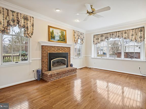 4th image of 3734 Millpond Ct