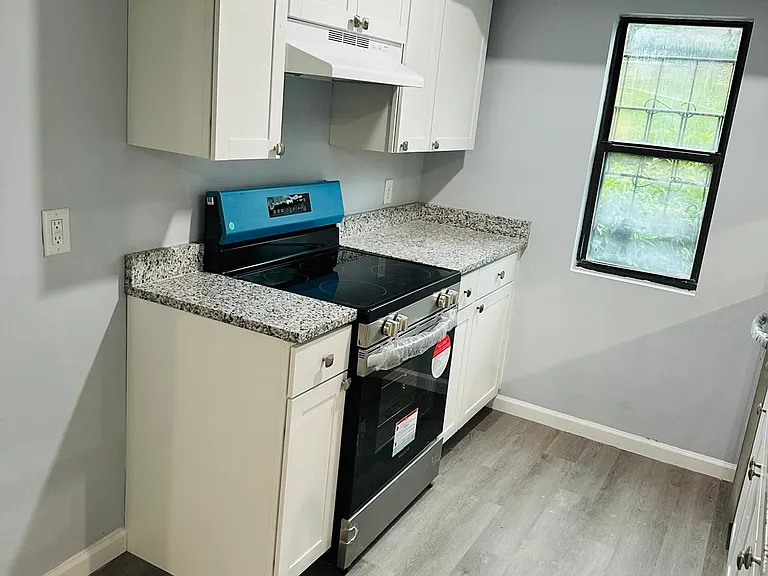 8029 Cedar Glen Dr — Photo 13