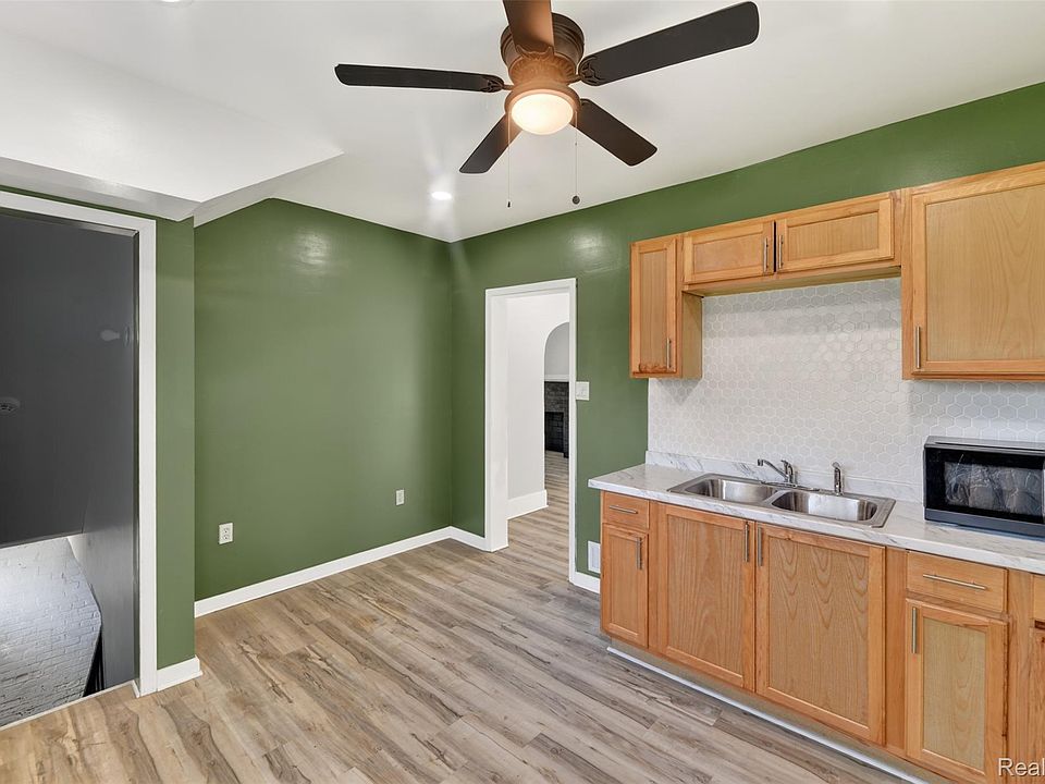 12676 Wyoming Ave, photo 16