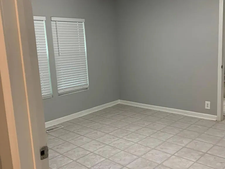 2616 E Admiral Blvd — Photo 9