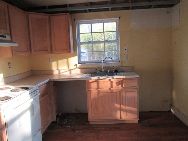 2nd image of 105 Cherry St