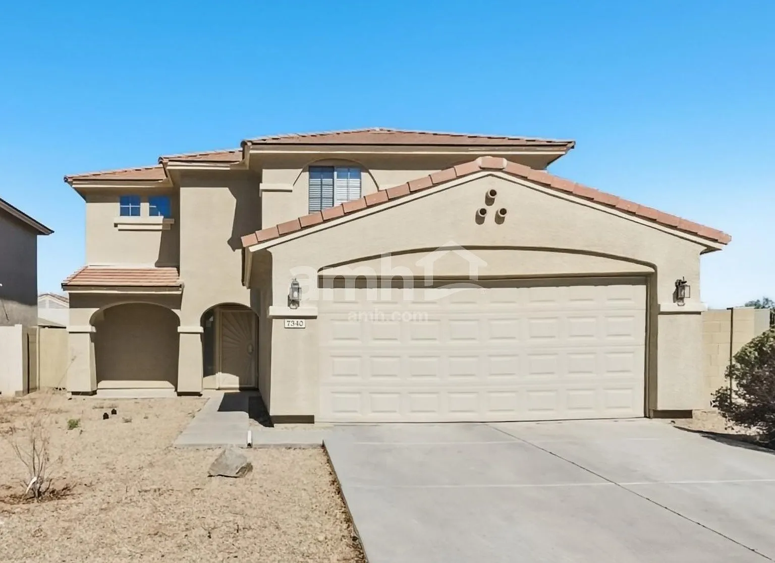 4 bed, 2.5 bath, 1905 sqft, $2,185 — Photo 1