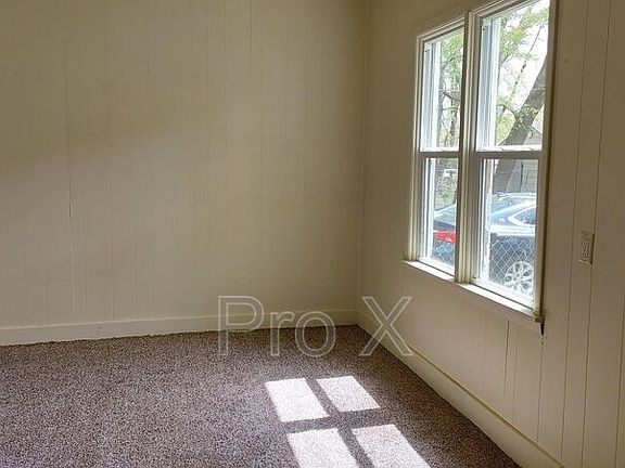 5th image of 304 E Park St