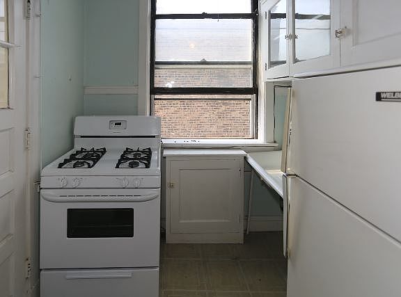 2nd image of 1923 W Winnemac Ave Unit 4