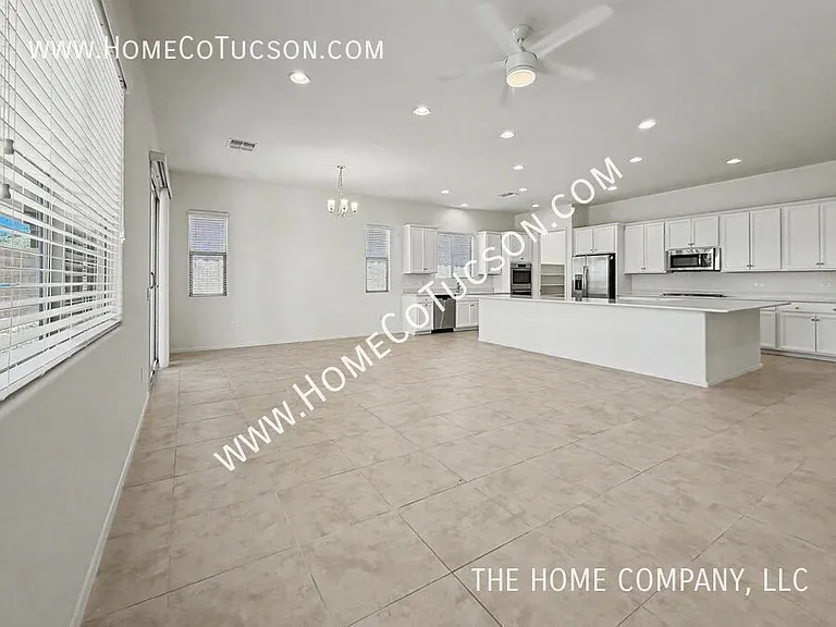 38628 S Running Roses Ln — Photo 8