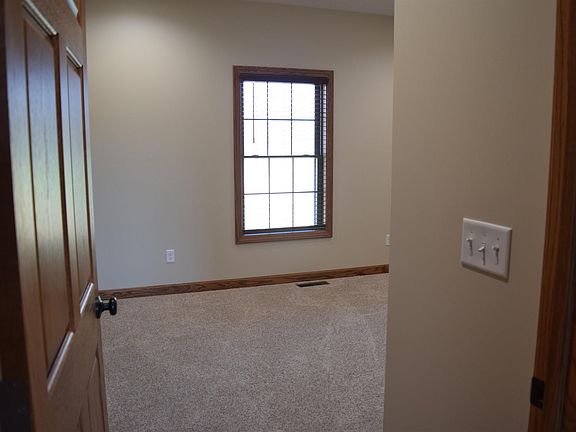5th image of 4072 E Fox Run Dr