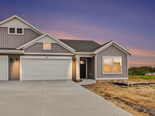 949 Scioto Dr NW #17, Comstock Park, MI 49321
