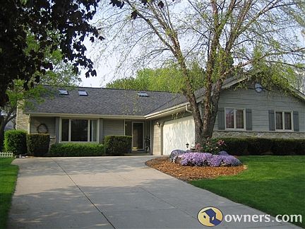 Two Car Garage view from Meadowood Ln