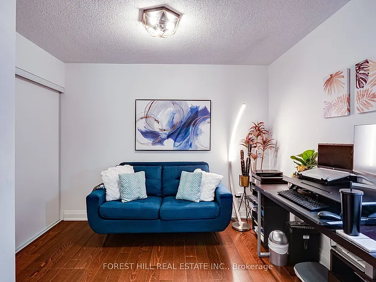 30 N Park Rd #214 — Photo 5