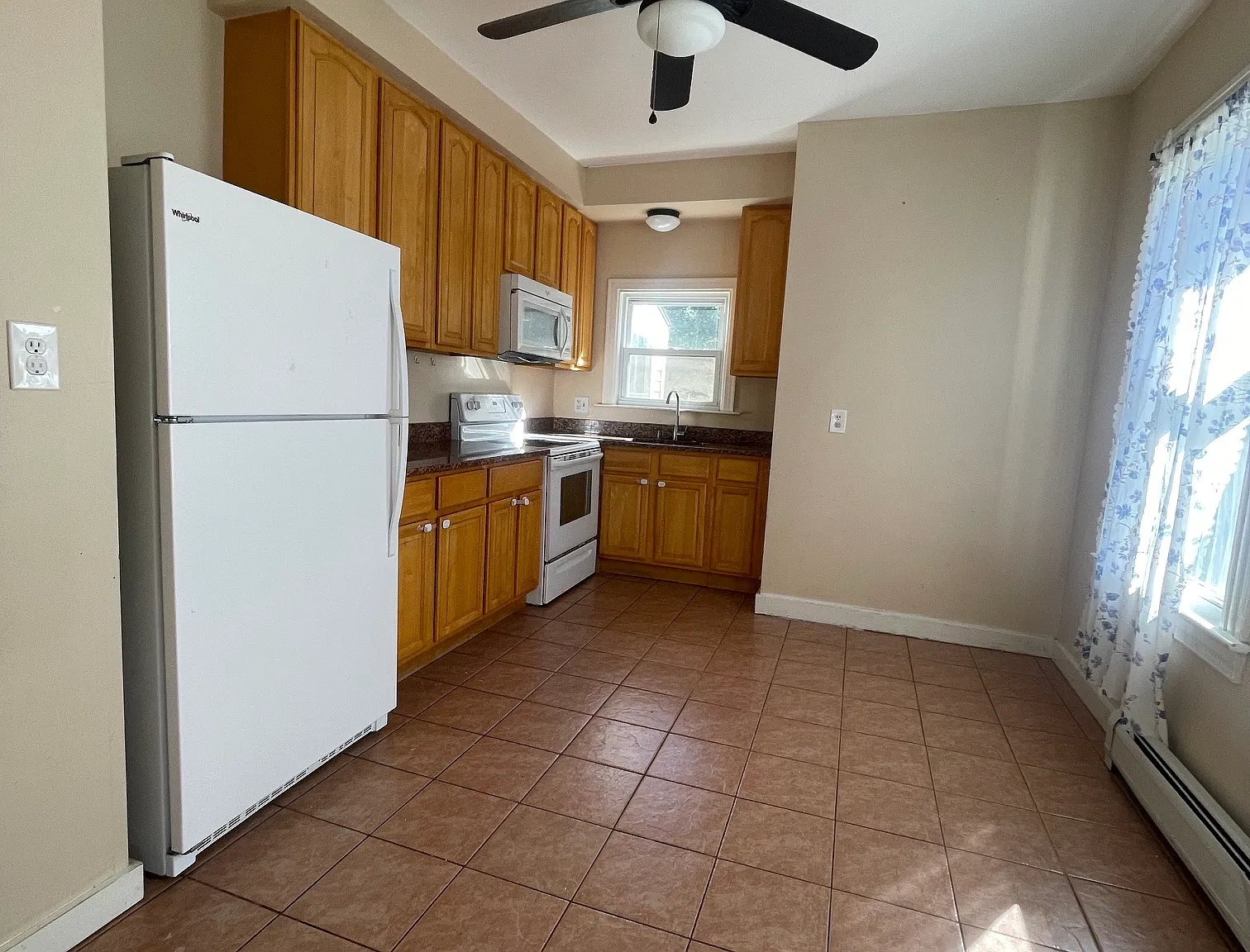 4 bed, 1.5 bath, 1700 sqft, $2,100 — Photo 1