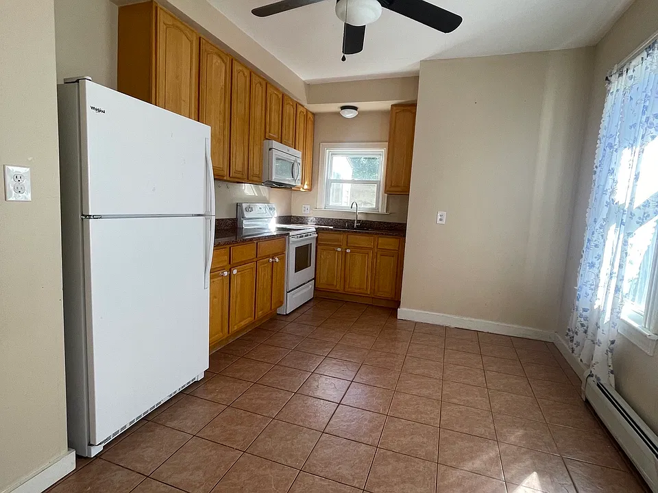 17 Slater Ave #17
