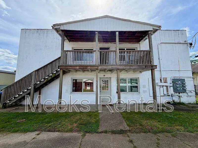 408 1st St #10