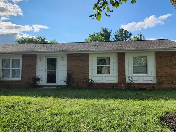 721 N Amelia St, Sterling, VA 20164