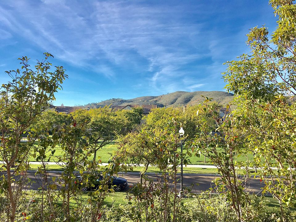 Panoramic view in front of the townhouse