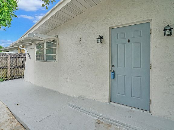 3rd image of 5400 NE 1 Ter Terrace