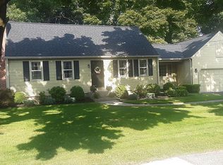 207 Edgewood Cir, Southington, CT 06489