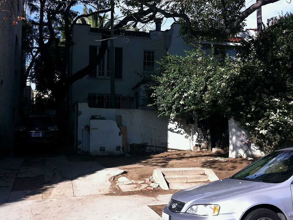 1st image of 1913 Tamarind Ave