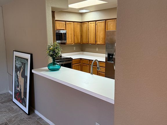 4th image of 8631 N Little Oak Ln