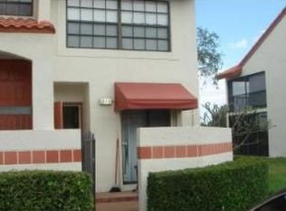 111 Freedom Ct, Deerfield Beach, FL 33442