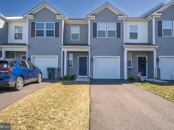 109 Mazzeo Dr, Glassboro, NJ 08028