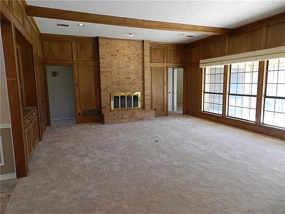 3rd image of 4200 Whippoorwill Ln