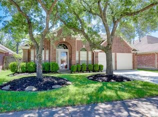 1611 Glacier Blue Dr, Fresno, TX 77545
