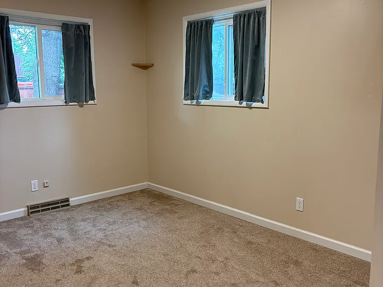 1405 Main St — Photo 3