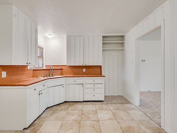 4th image of 1233 Marion Ave