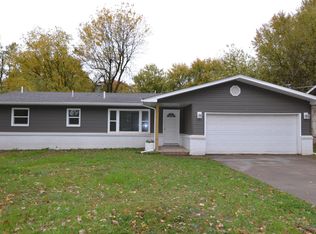 1945 S Saint Charles Ave, Springfield, MO 65804