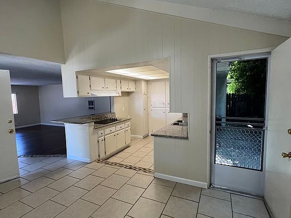 5th image of 316 Coronado Ave APT 1