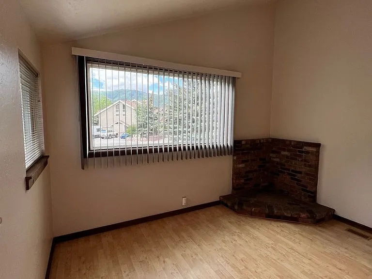 2320 Calumet Cir #B — Photo 9
