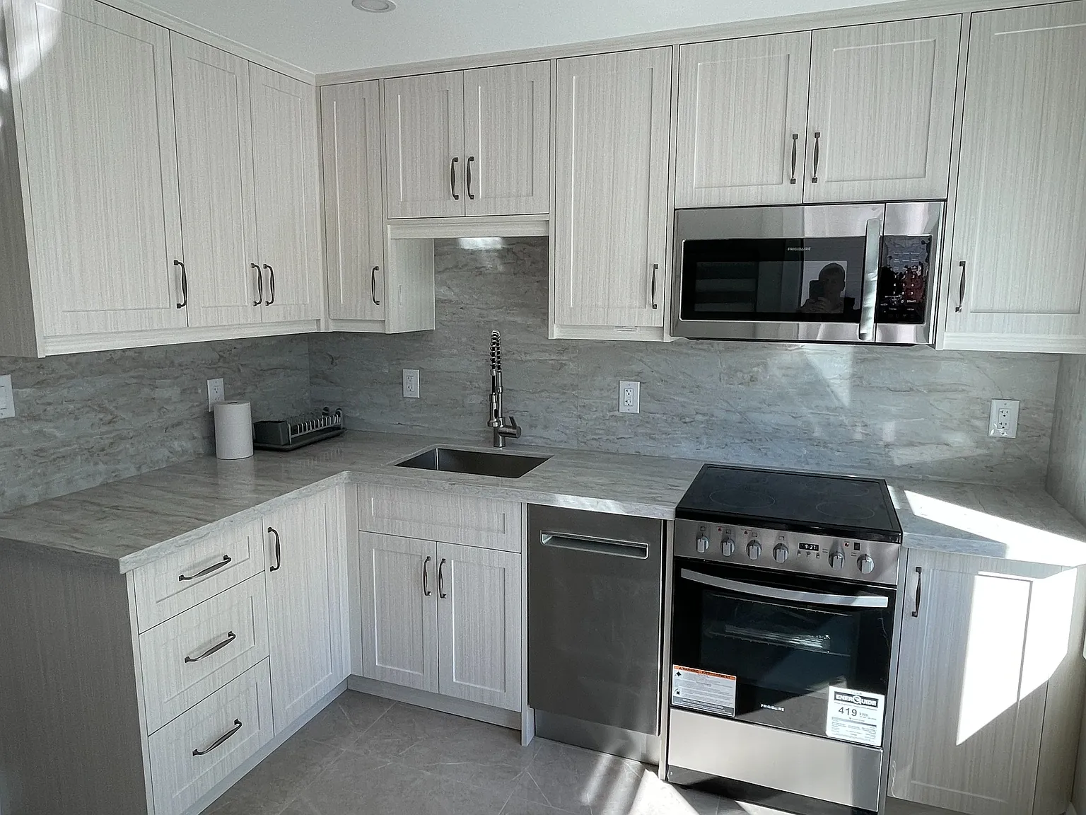 2 bed, $2,290 — Photo 3