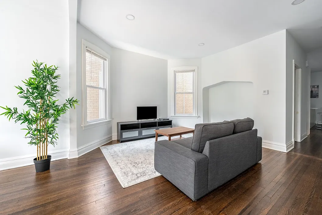 Building Photo - 2252 N Lawndale Ave #2